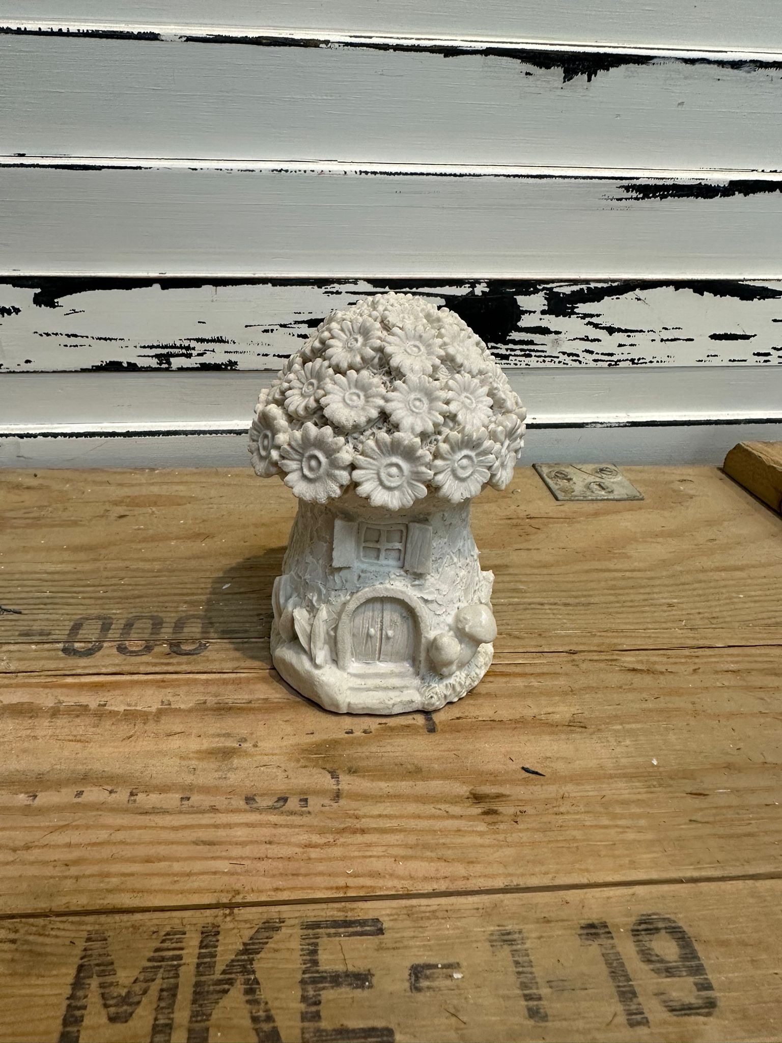 MANTAR EV ÇİÇEKLİ KÜÇÜK